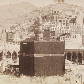 صورة تاريخية للكعبة المشرفة عام 1880